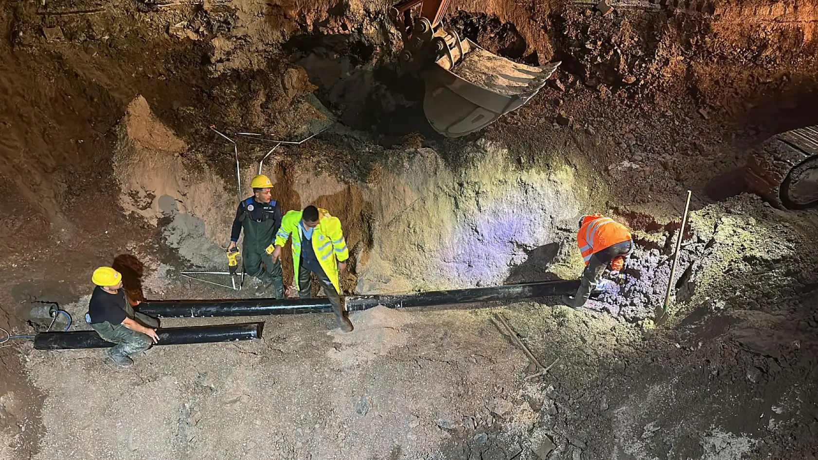 MUSKİ Fethiye'de 16 Saatlik Zorlu Müdahaleyi Tamamladı