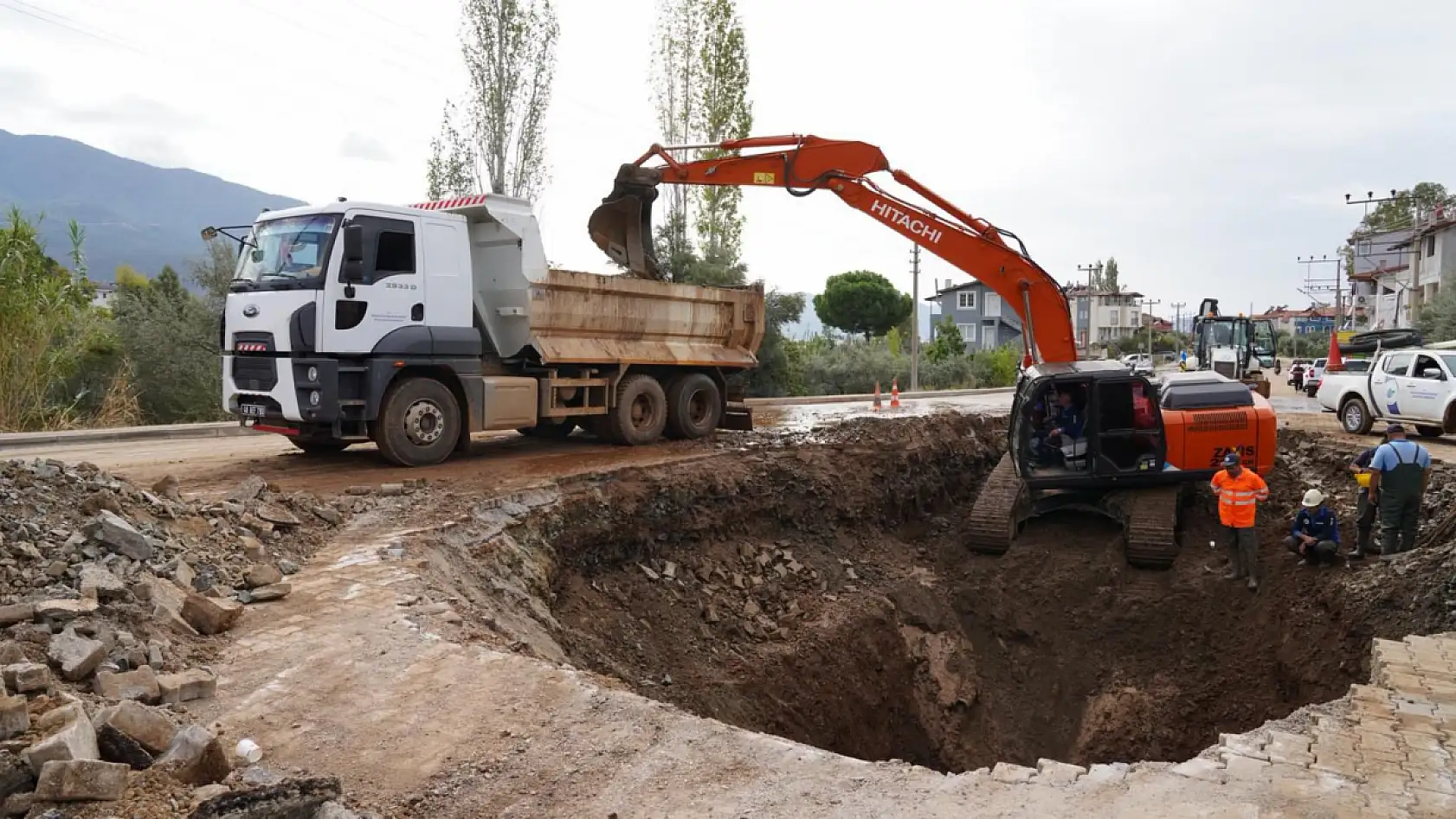 MUSKİ Fethiye'de 16 Saatlik Zorlu Müdahaleyi Tamamladı