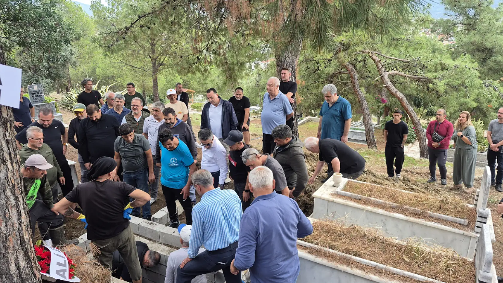 Fethiye'de Mete Ay'ın babası Hasan Ay son yolculuğuna uğurlandı