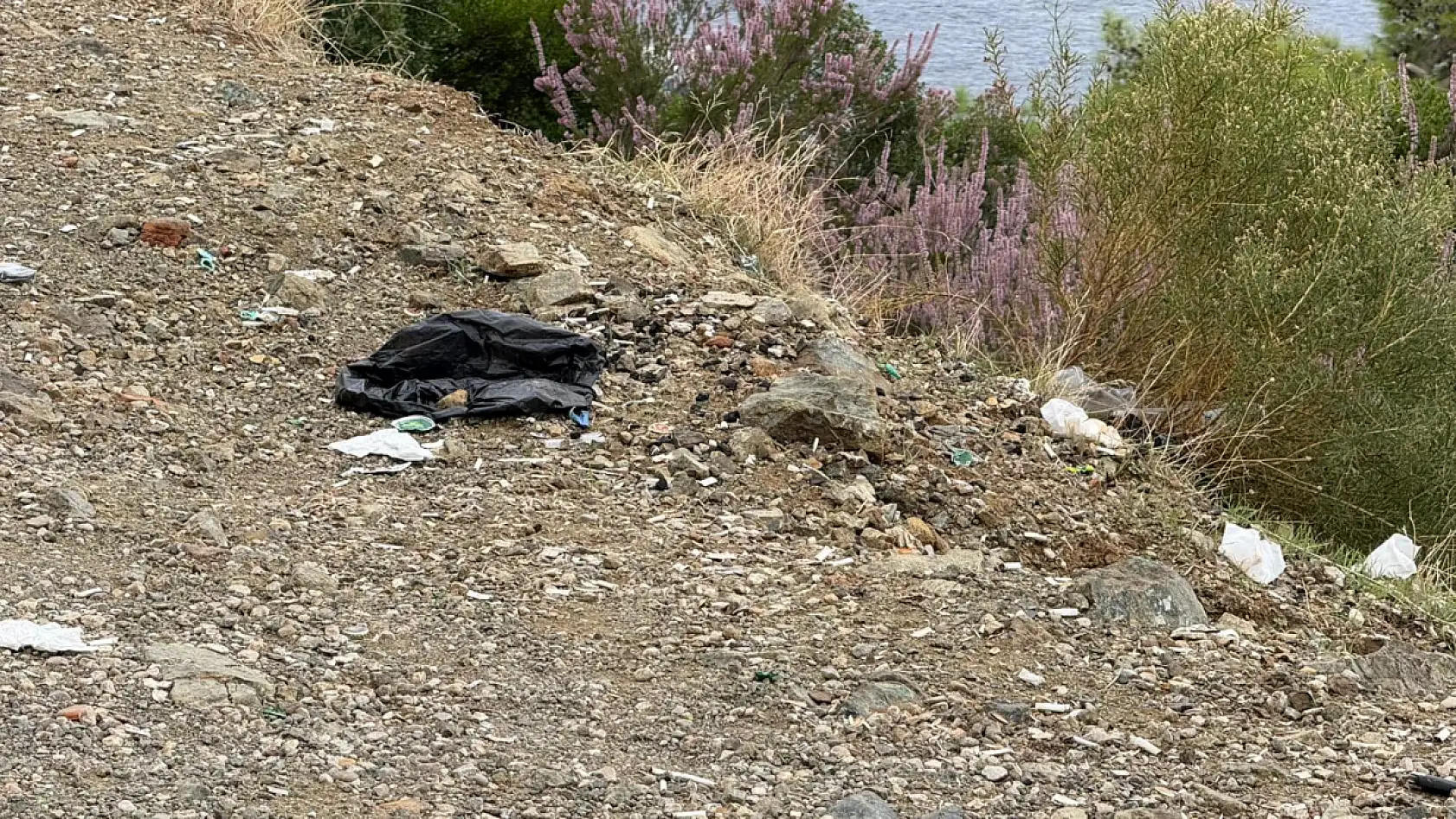 Fethiye Yarımada'da çevre kirliliği tepki çekiyor