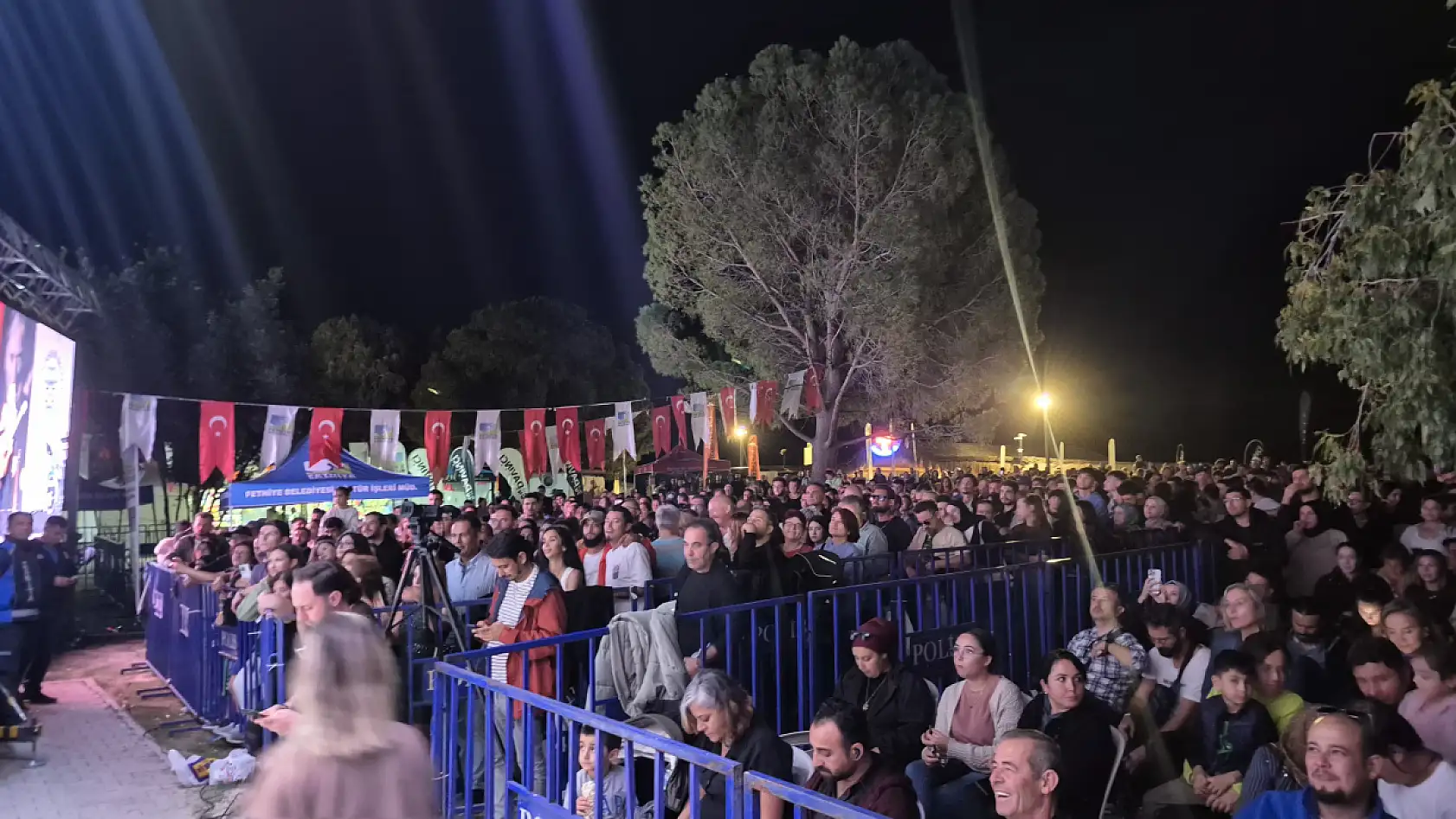 Fethiye'de Ayna Grubu kulakların pasını sildi