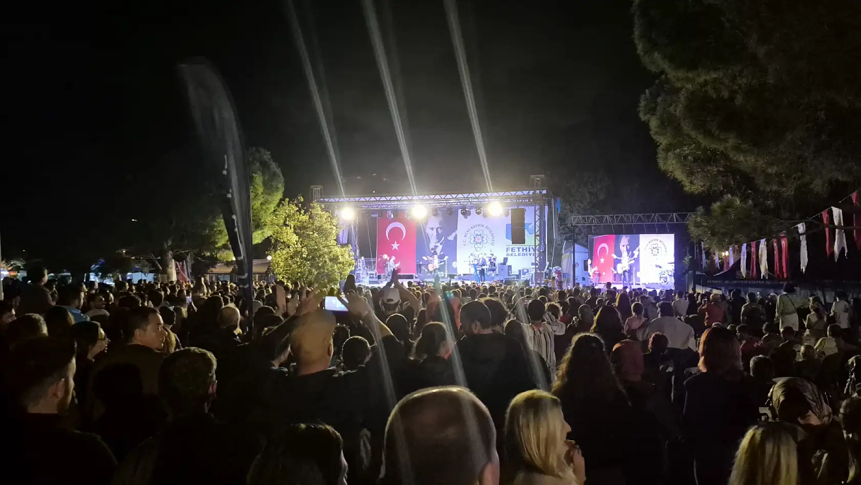 Fethiye'de Ayna Grubu kulakların pasını sildi