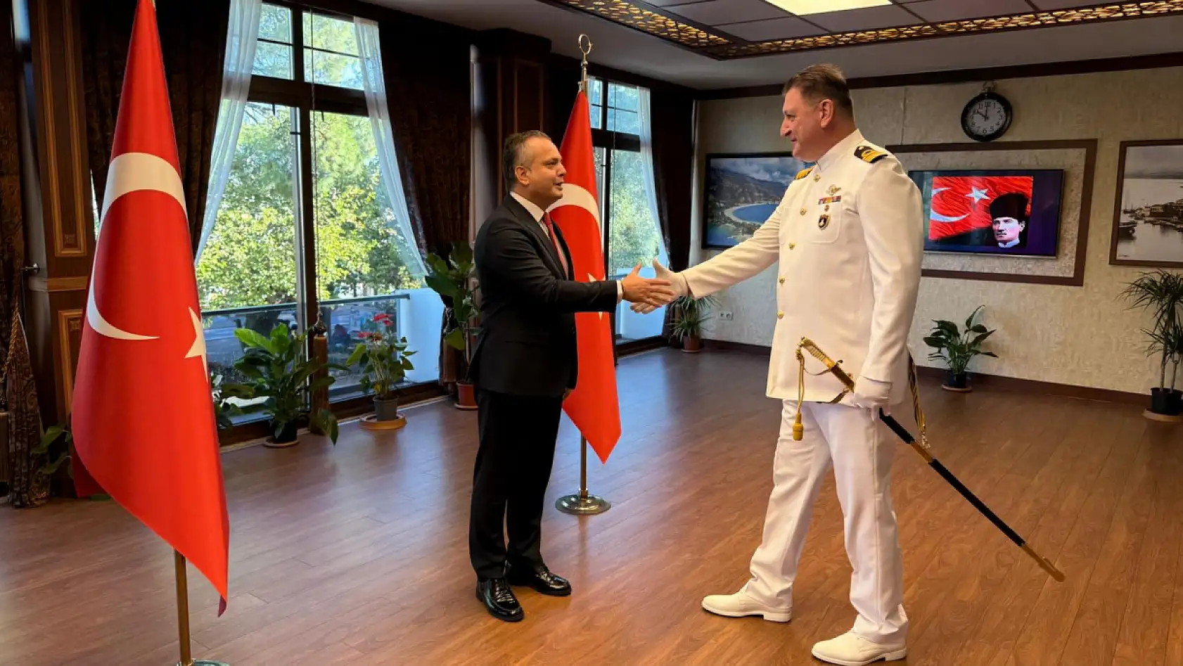 Fethiye Kaymakamı Fatih Akkaya makamında tebrikleri kabul etti