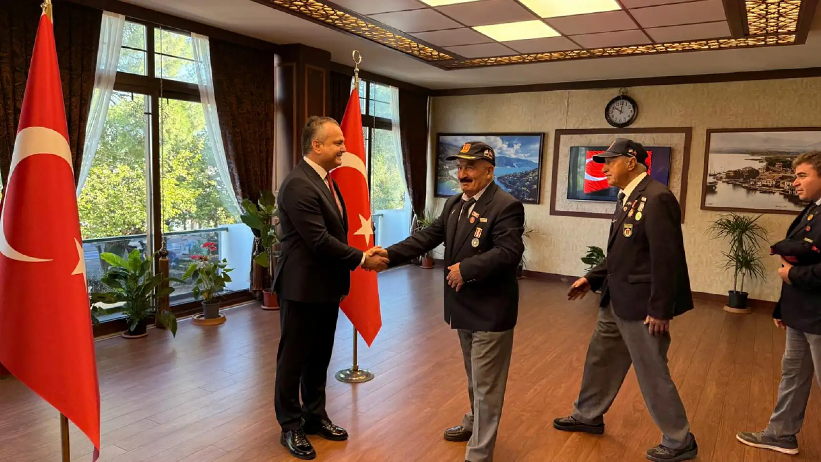 Fethiye Kaymakamı Fatih Akkaya makamında tebrikleri kabul etti