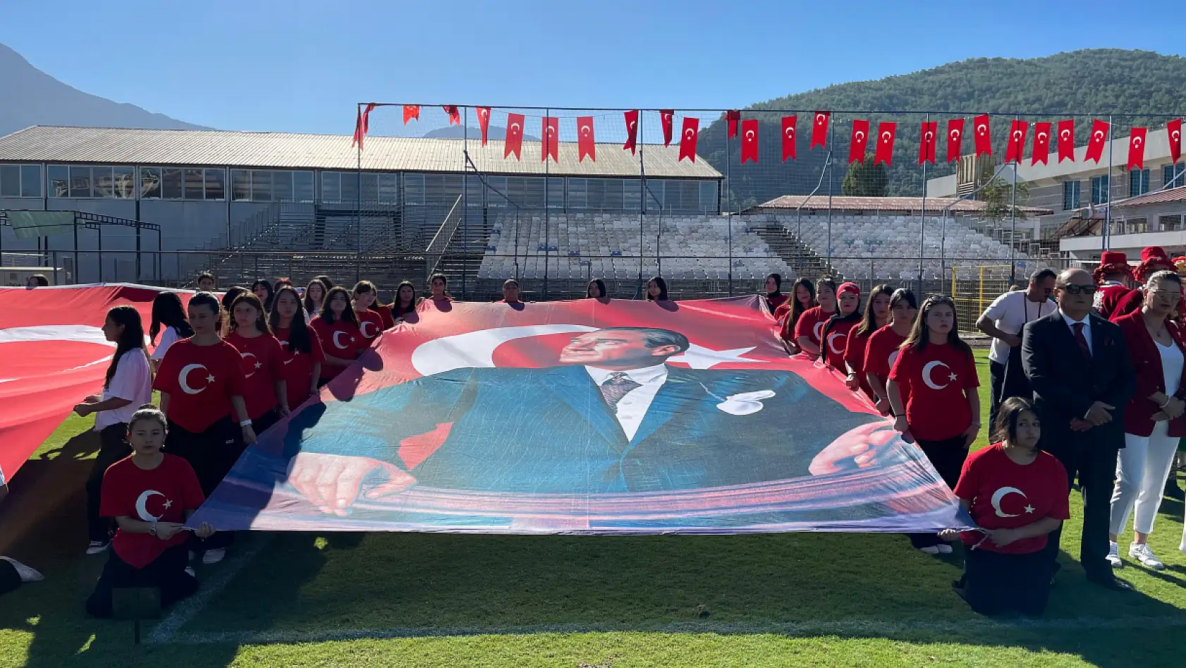 Cumhuriyetimizin 102. Yılı kutlu olsun: Fethiye'de coşkulu kutlama