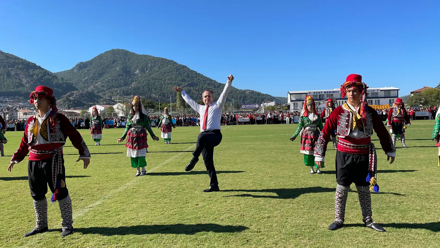 Cumhuriyetimizin 102. Yılı kutlu olsun: Fethiye'de coşkulu kutlama