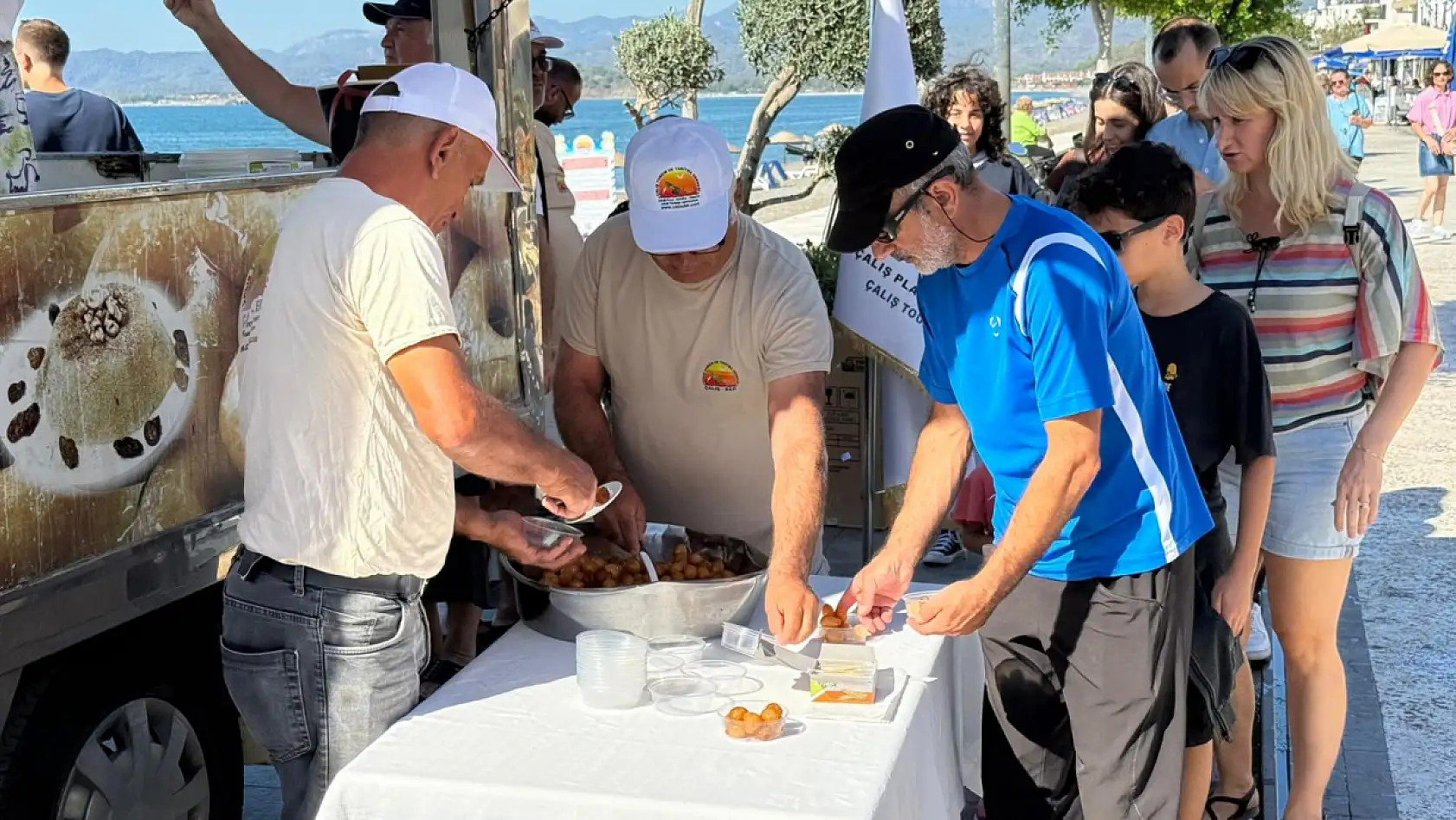 Çalış-Der'den Cumhuriyet Bayramı'na lokma ikramı