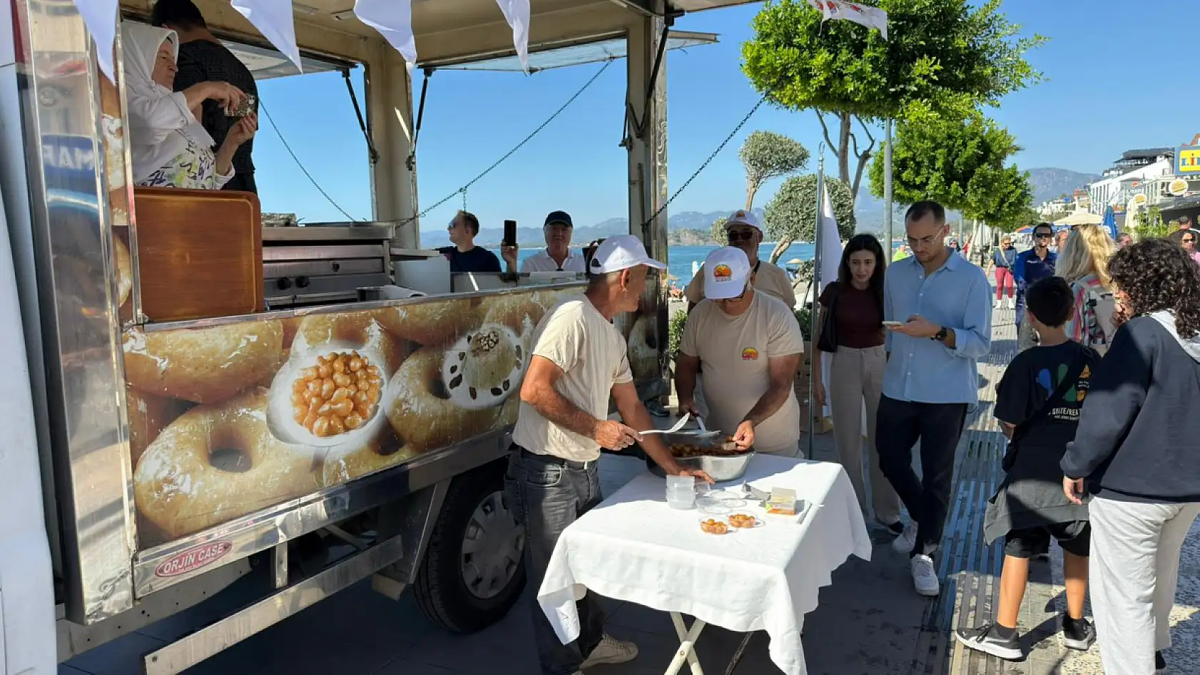 Çalış-Der'den Cumhuriyet Bayramı'na lokma ikramı