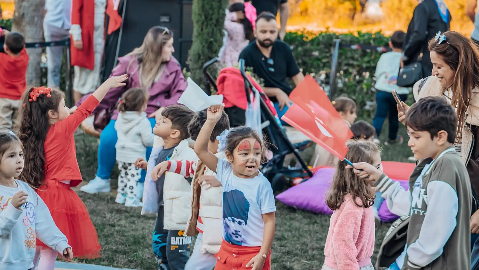 Cumhuriyet'in 102. yılı Rüya 48 Outlet AVM'de coşkuyla kutlandı