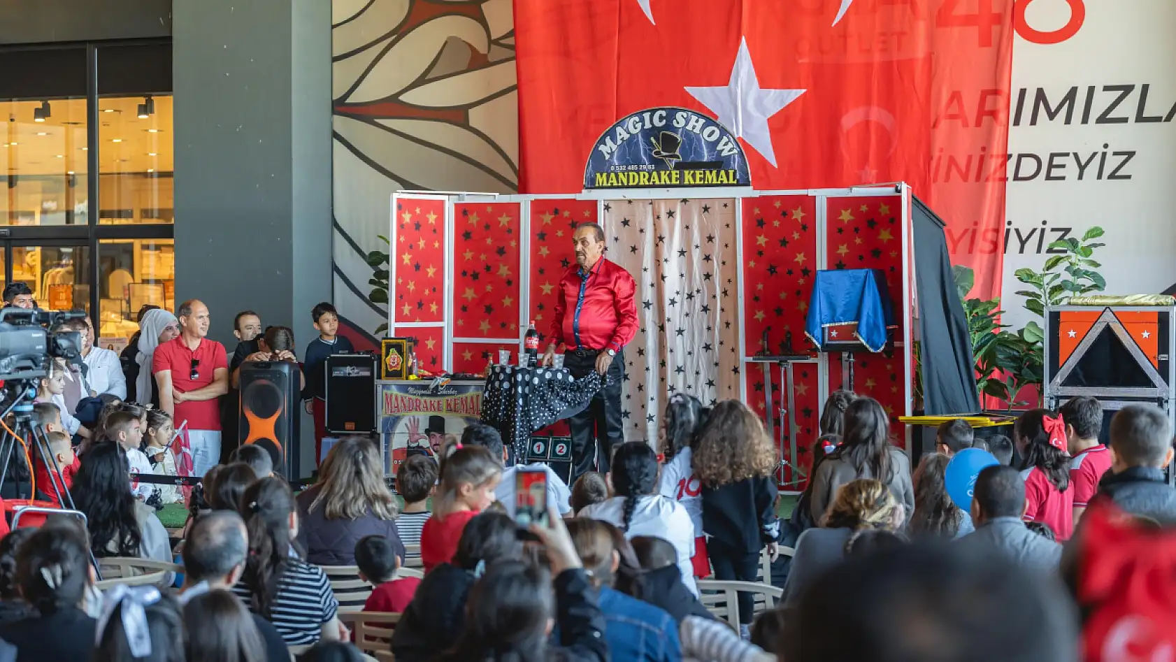 Cumhuriyet'in 102. yılı Rüya 48 Outlet AVM'de coşkuyla kutlandı