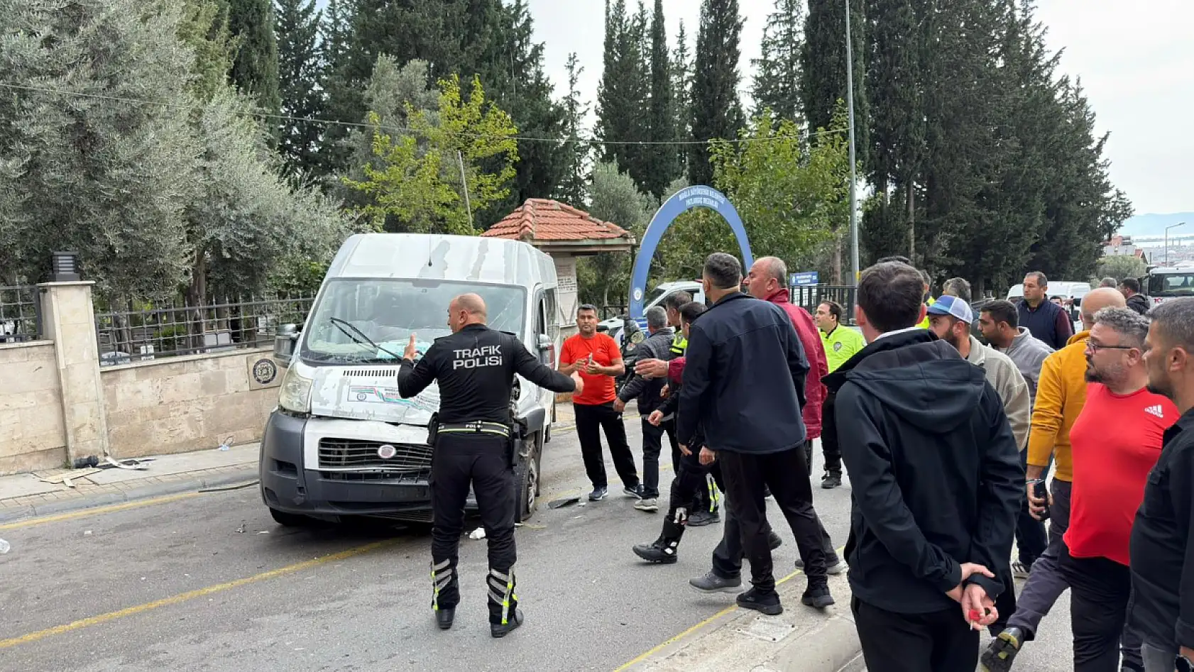 Kamyon Freni Boşalınca Fethiye'de servis faciası ucuz atlatıldı