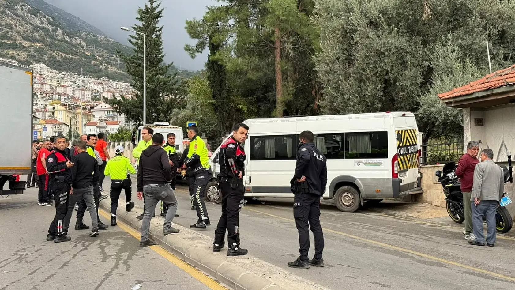 Kamyon Freni Boşalınca Fethiye'de servis faciası ucuz atlatıldı