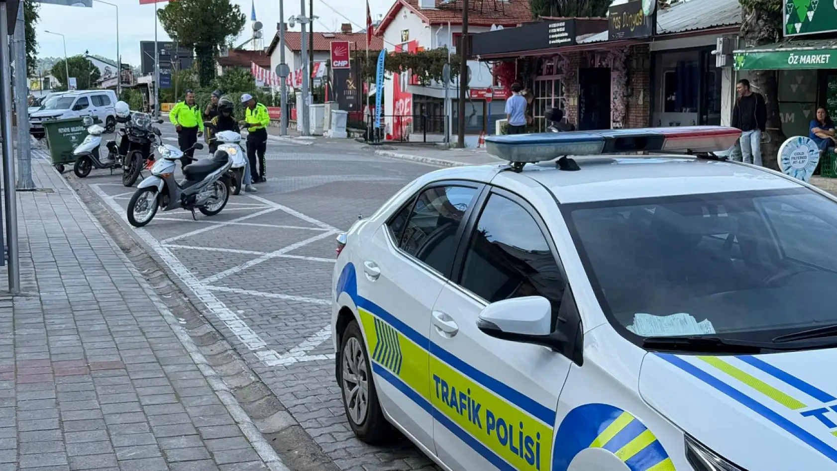Fethiye'de trafik ekiplerinden sıkı denetim ehliyet ve ruhsat kontrolü yapıldı
