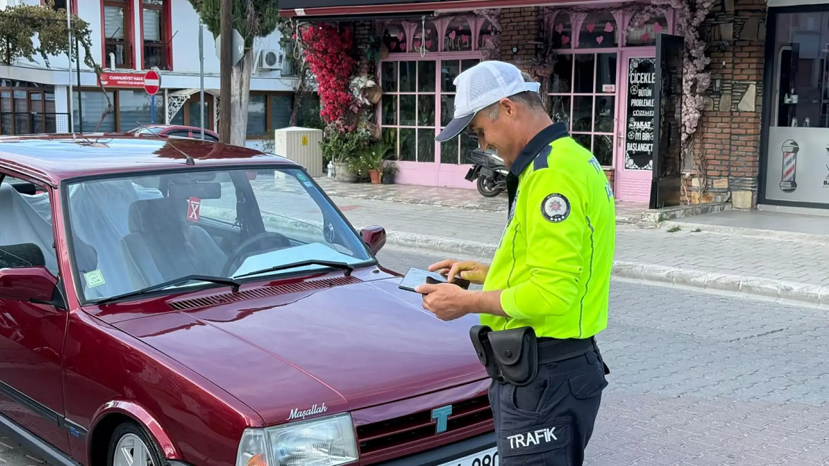 Fethiye'de trafik ekiplerinden sıkı denetim ehliyet ve ruhsat kontrolü yapıldı
