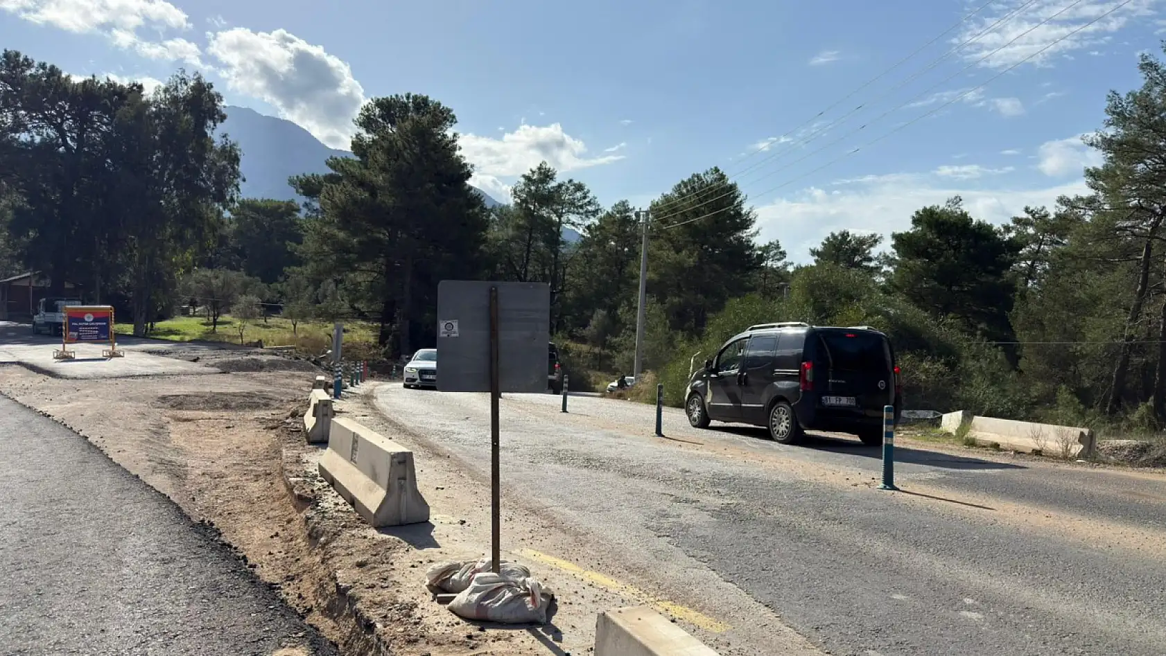 Fethiye-Ölüdeniz yolunda çalışmalar sürüyor: Trafik alternatif güzergâhtan sağlanıyor
