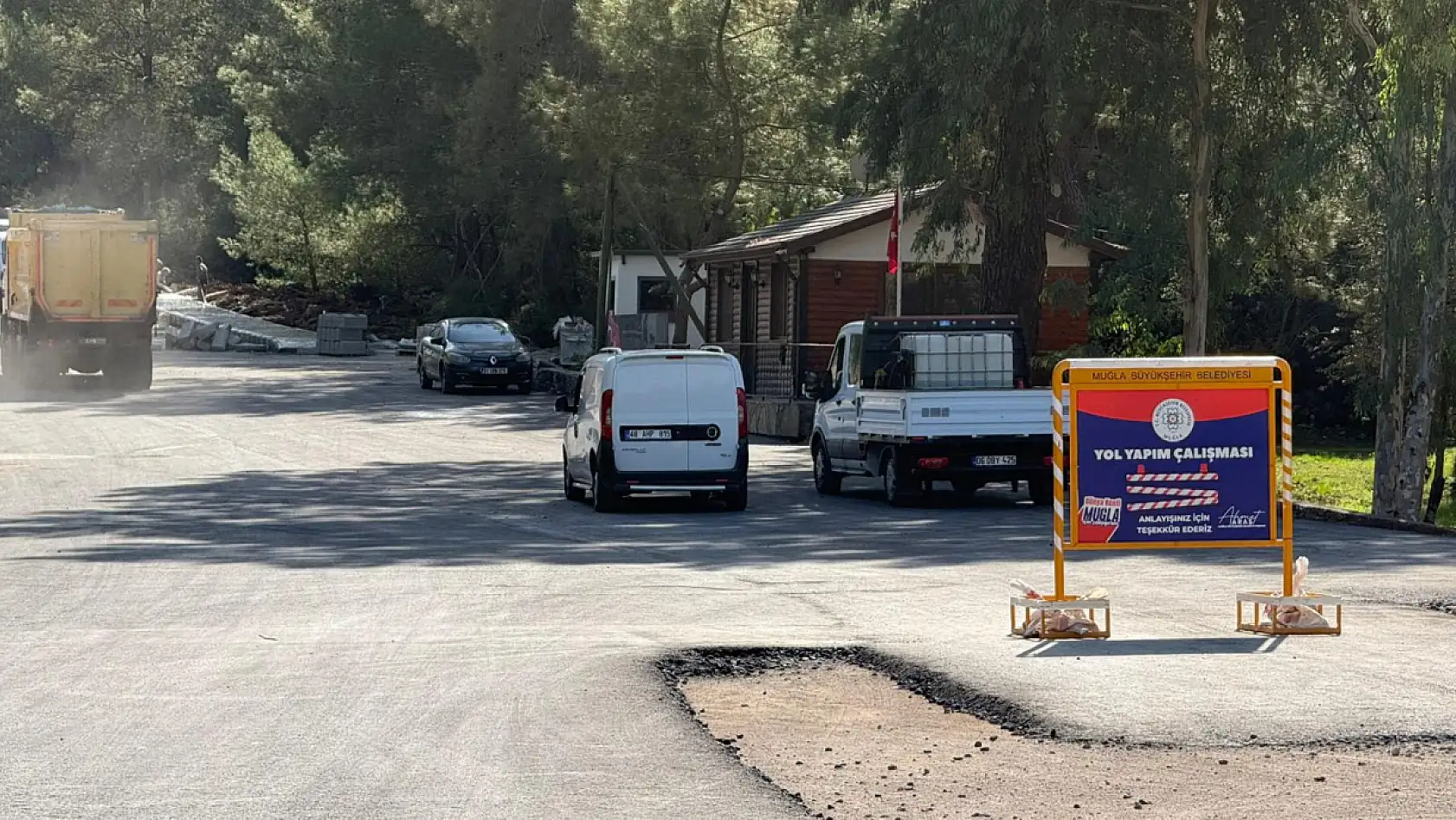 Fethiye-Ölüdeniz yolunda çalışmalar sürüyor: Trafik alternatif güzergâhtan sağlanıyor