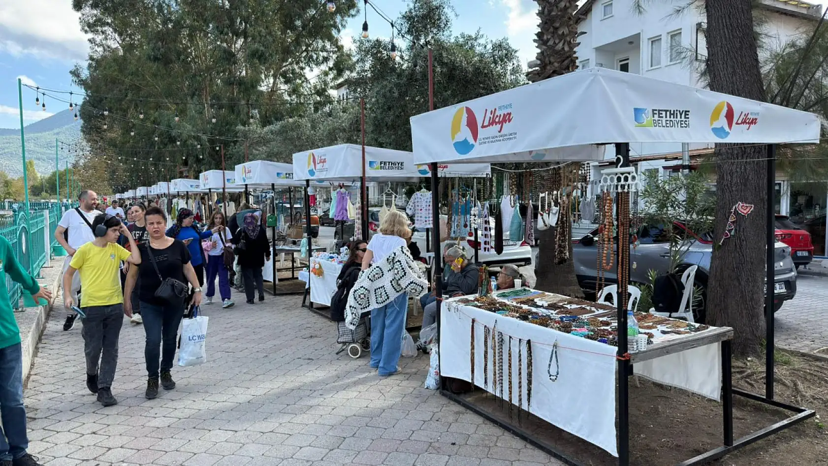 Fethiye'de kadın emeği kışın da tezgahta