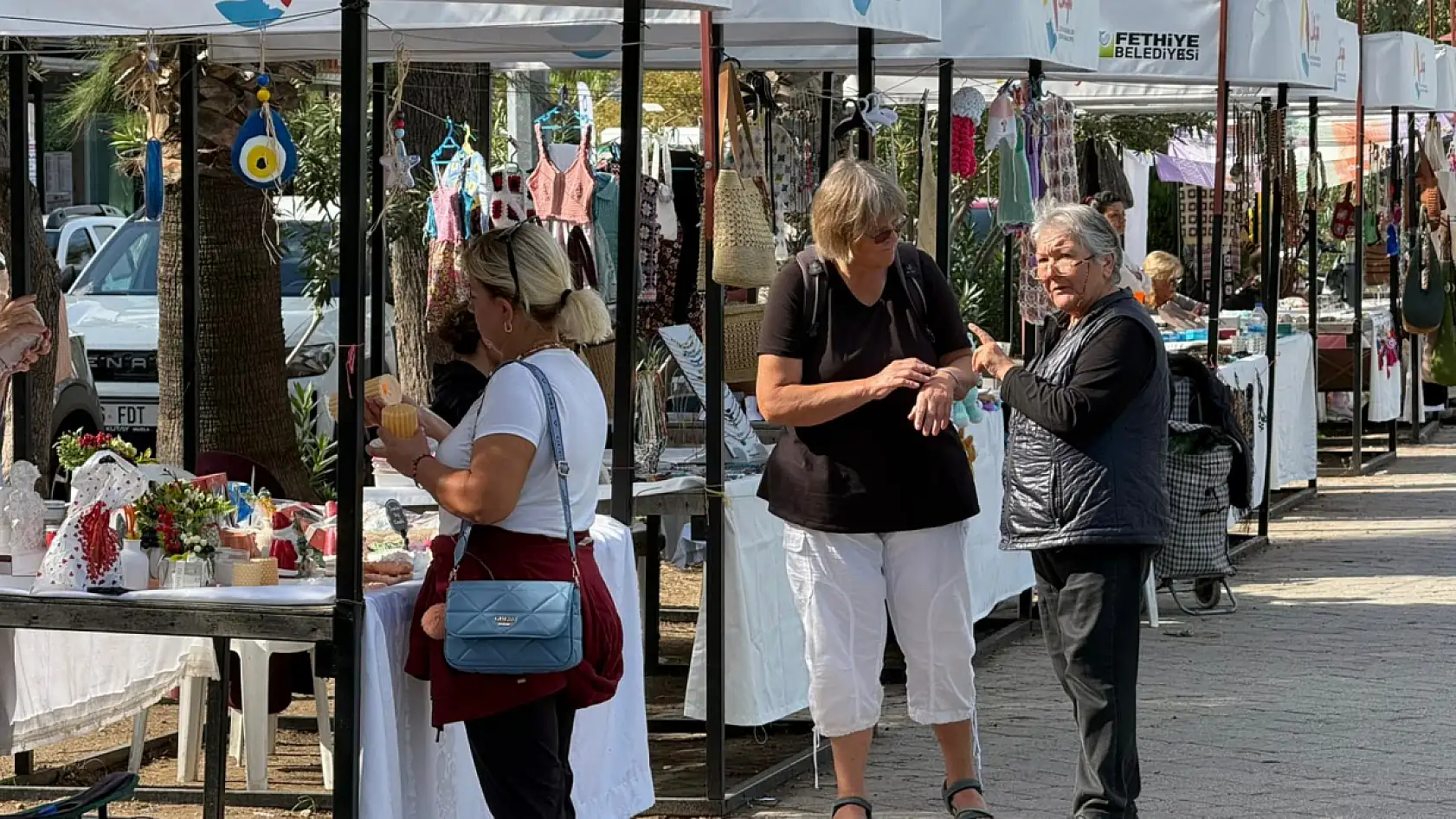 Fethiye'de kadın emeği kışın da tezgahta