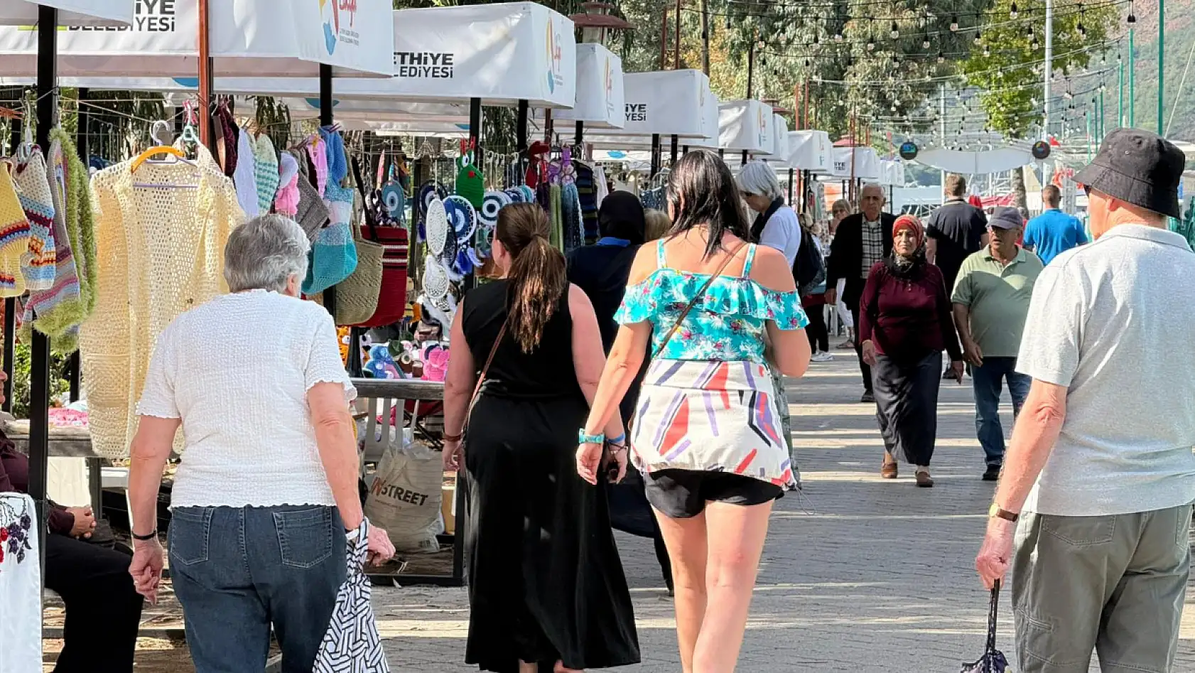 Fethiye'de kadın emeği kışın da tezgahta