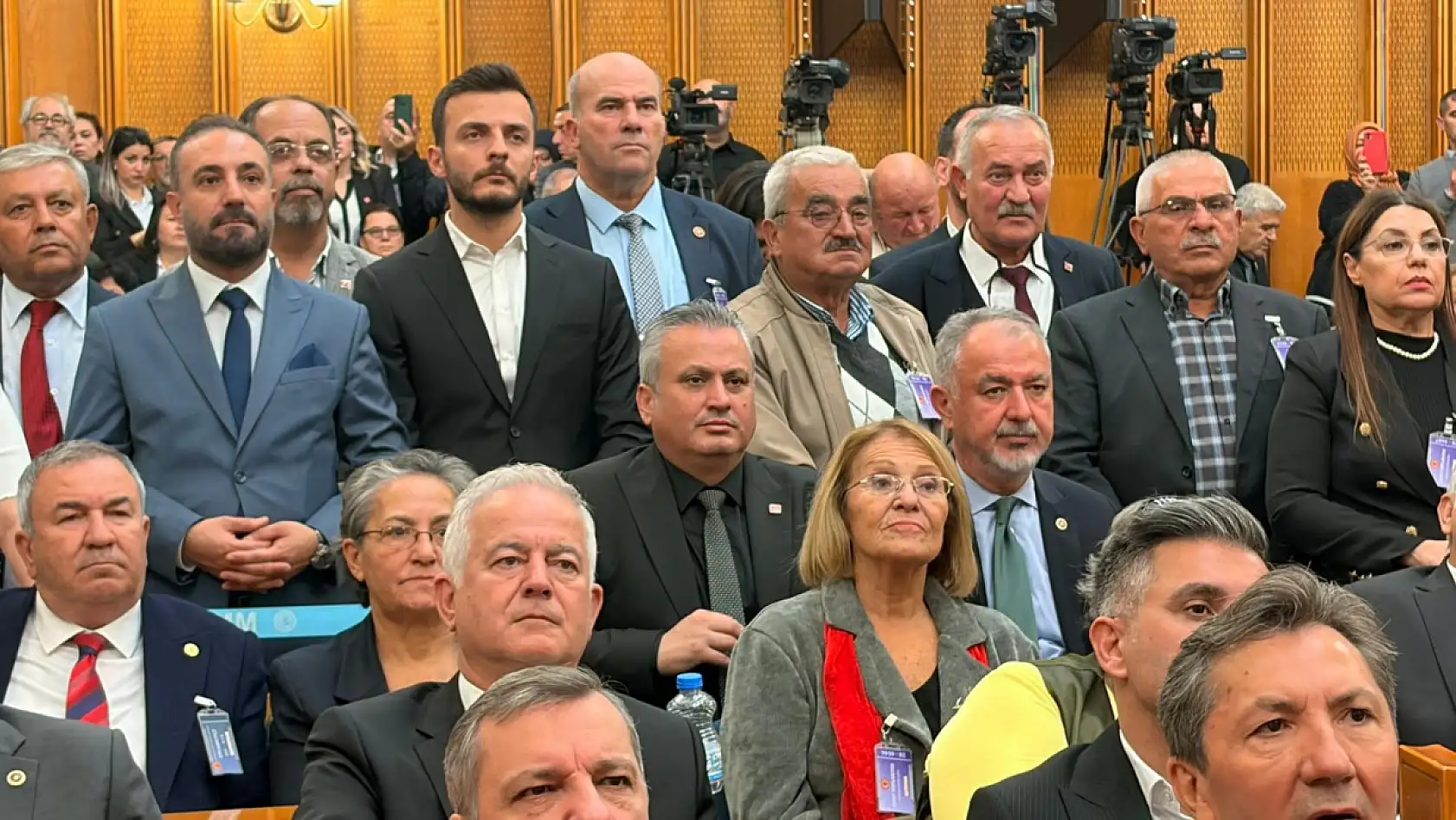 Özgür Özel: 'Sinpaş Kızılbük talanı karşısında hepimizin sorumluluğu var'