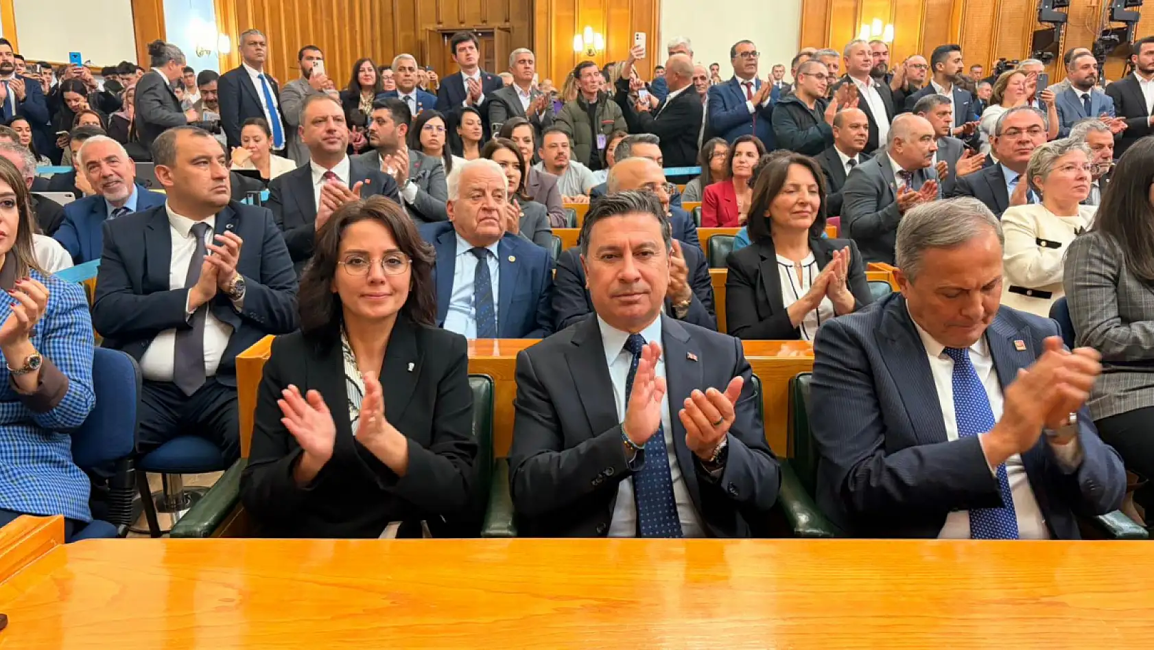 Özgür Özel: 'Sinpaş Kızılbük talanı karşısında hepimizin sorumluluğu var'