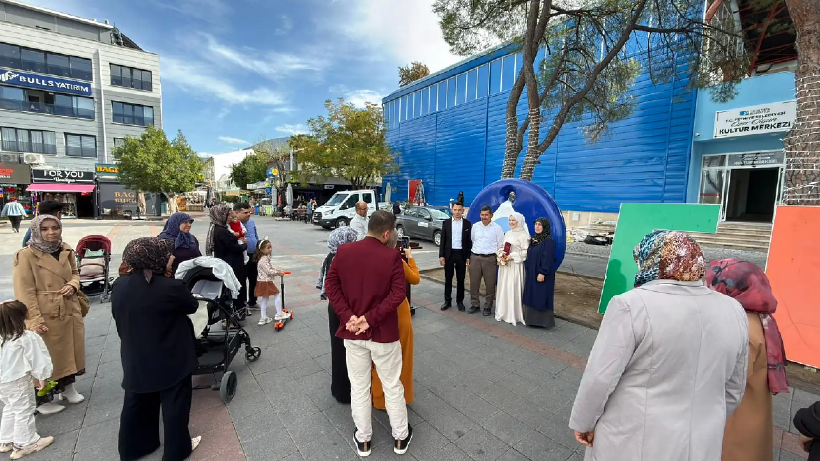 Fethiye'de 11.11 çılgınlığı:10 nikah kıyıldı