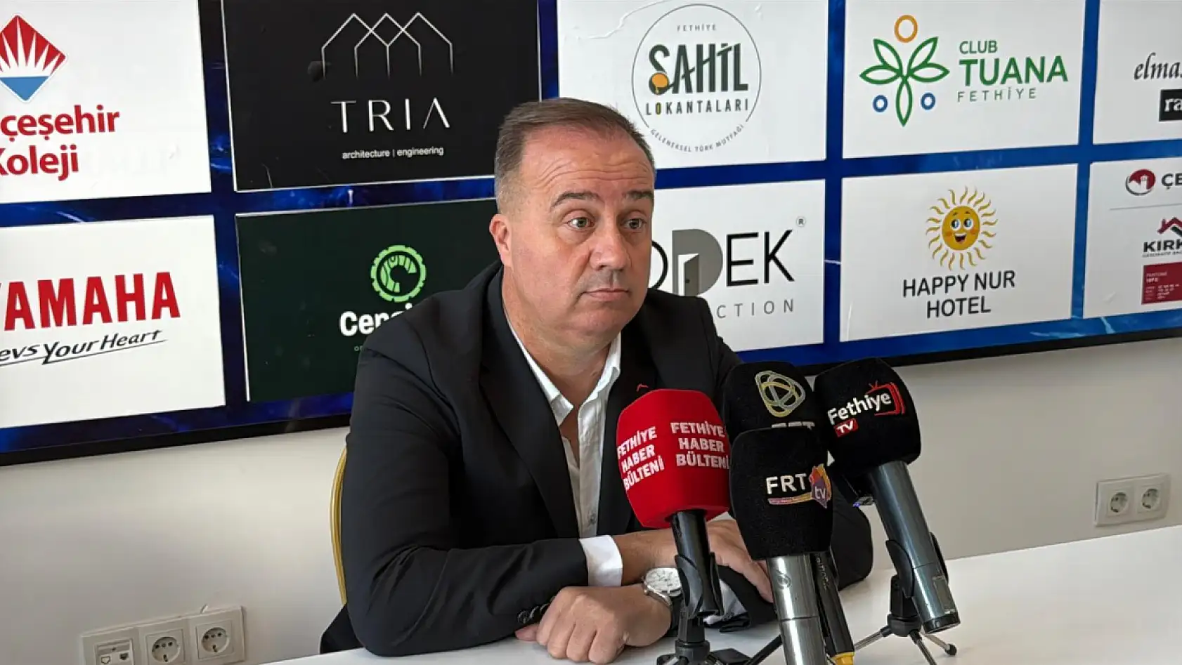 Fethiyespor'da Ayrılık! Teknik Direktör Selahaddin Dinçel görevinden ayrıldı