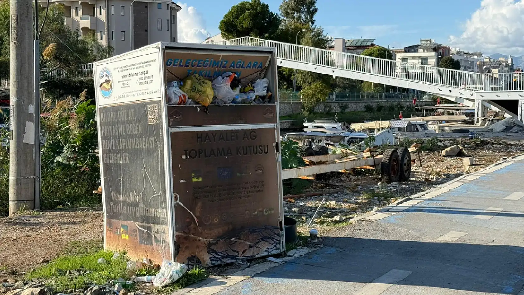 Fethiye Çalış Plajı'nda Hayalet Ağ Kutusu Çöple Doldu