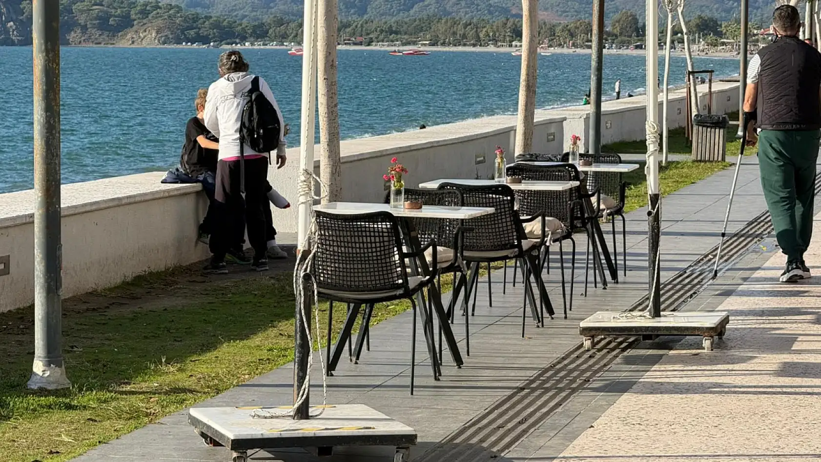 Fethiye'de Çalış Sahili'nde kış dönemi masa-sandalye izni başladı