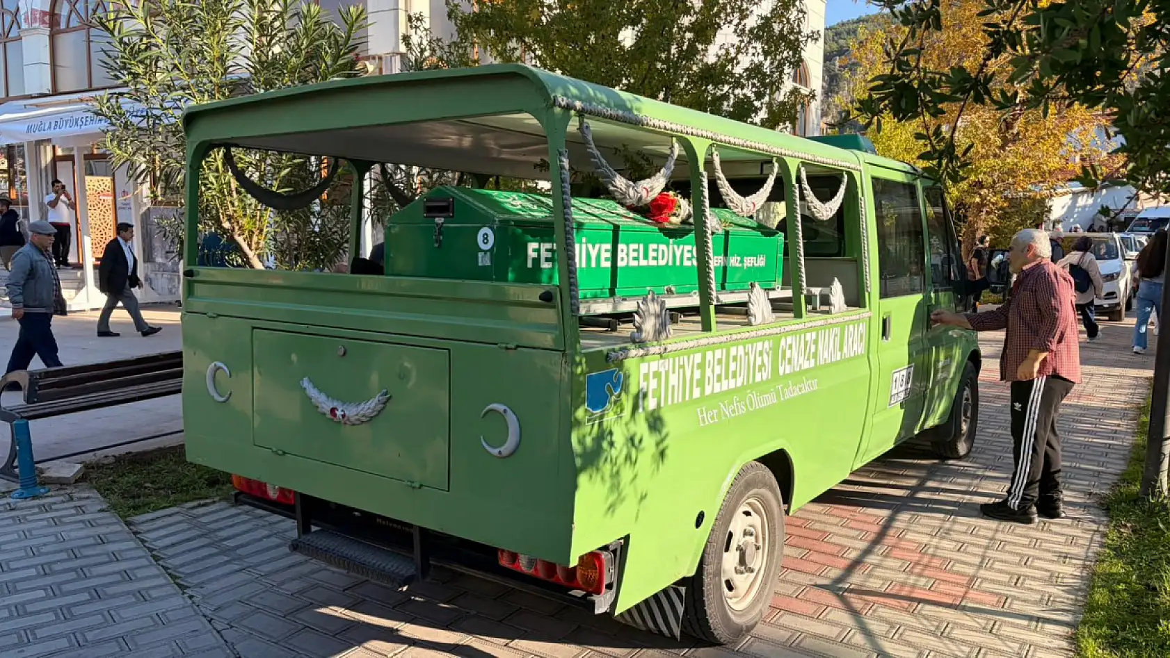 Fethiye'de öğretmen Yaşar Manav son yolculuğuna uğurlandı