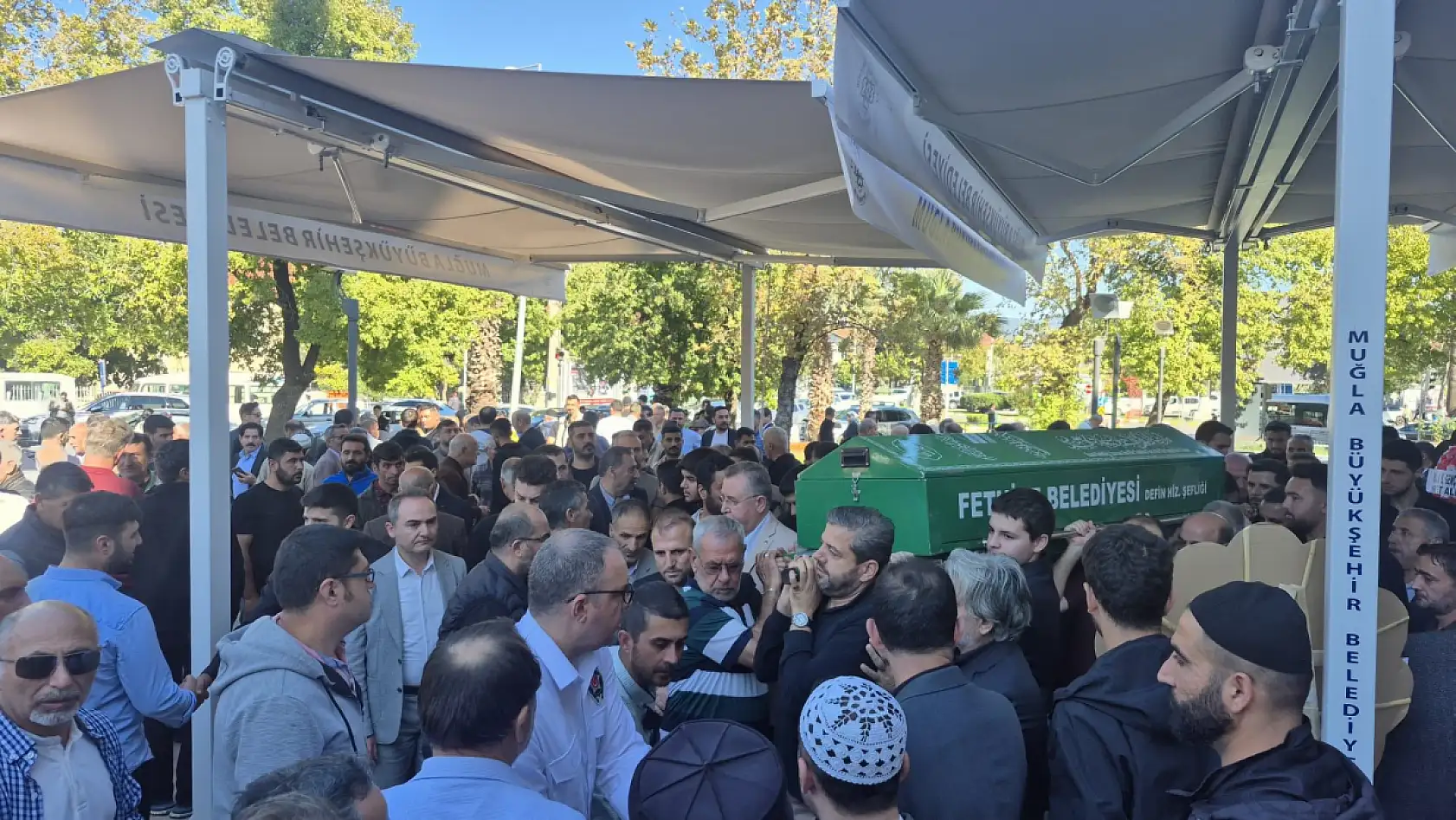 Fethiye'de Kurt Ailesinin acı günü: Hacı Ekrem Kurt dualarla son yolculuğuna uğurlandı