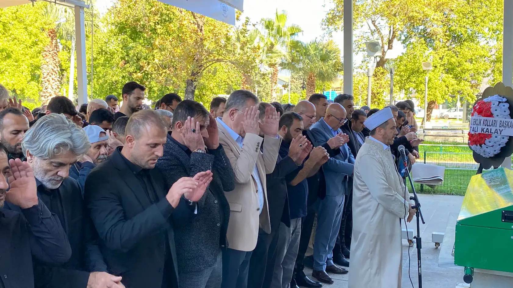 Fethiye'de Kurt Ailesinin acı günü: Hacı Ekrem Kurt dualarla son yolculuğuna uğurlandı