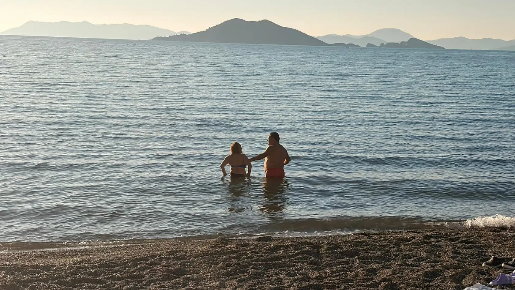 Fethiye Çalış Plajı'nda deniz keyfi devam ediyor