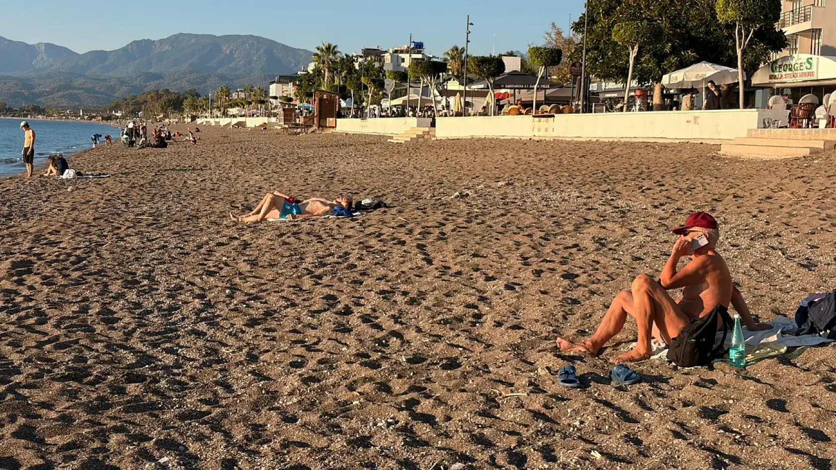 Fethiye Çalış Plajı'nda deniz keyfi devam ediyor