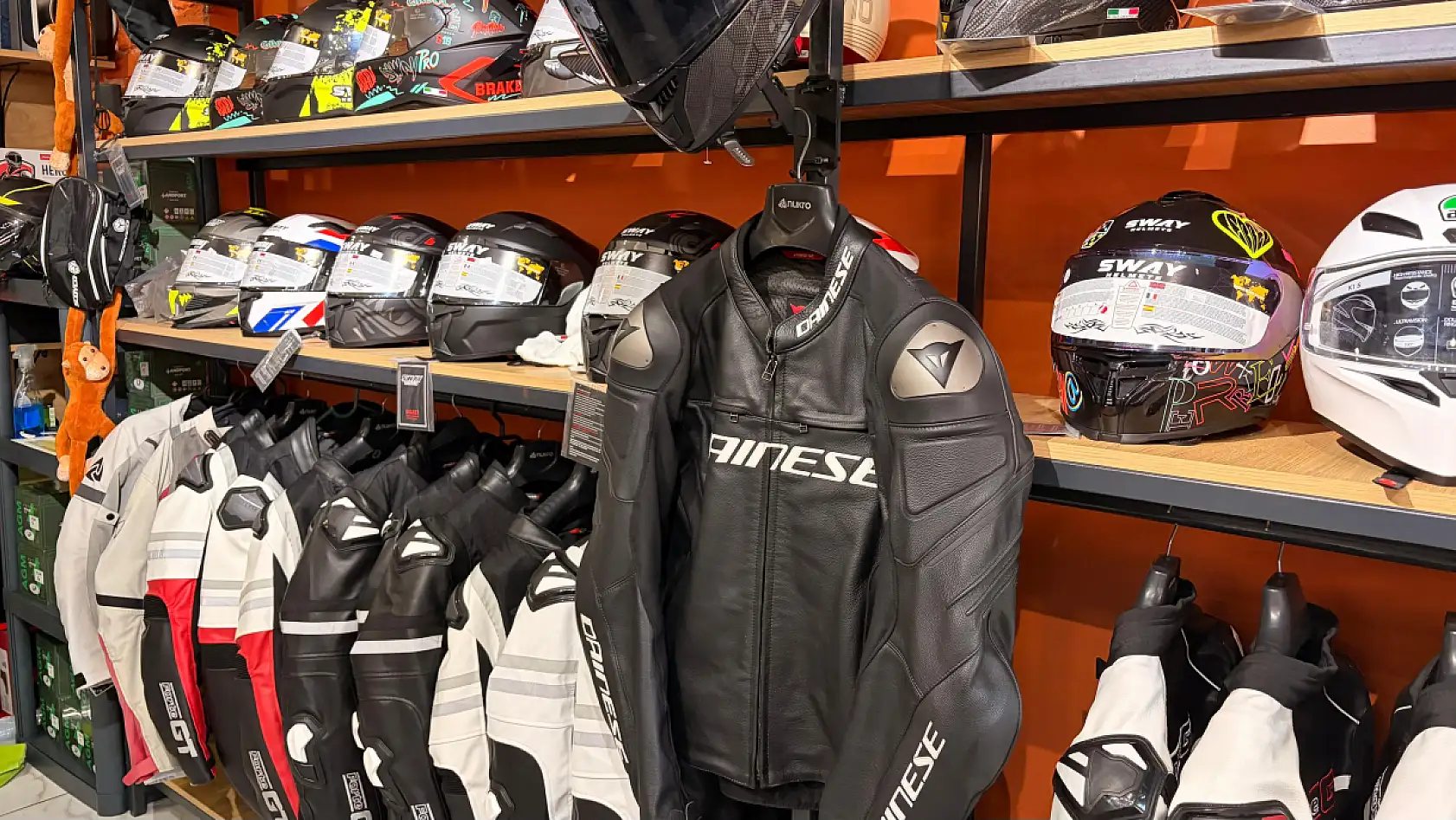 Fethiye'de bir ilk: Airbag'li koruyucu motosiklet montu satışa sunuldu