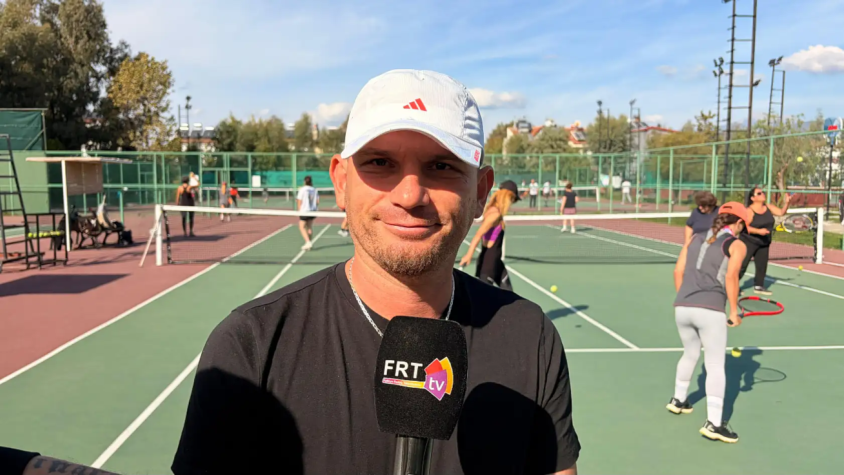 Fethiye'de ücretsiz tenis kurslarına yoğun ilgi