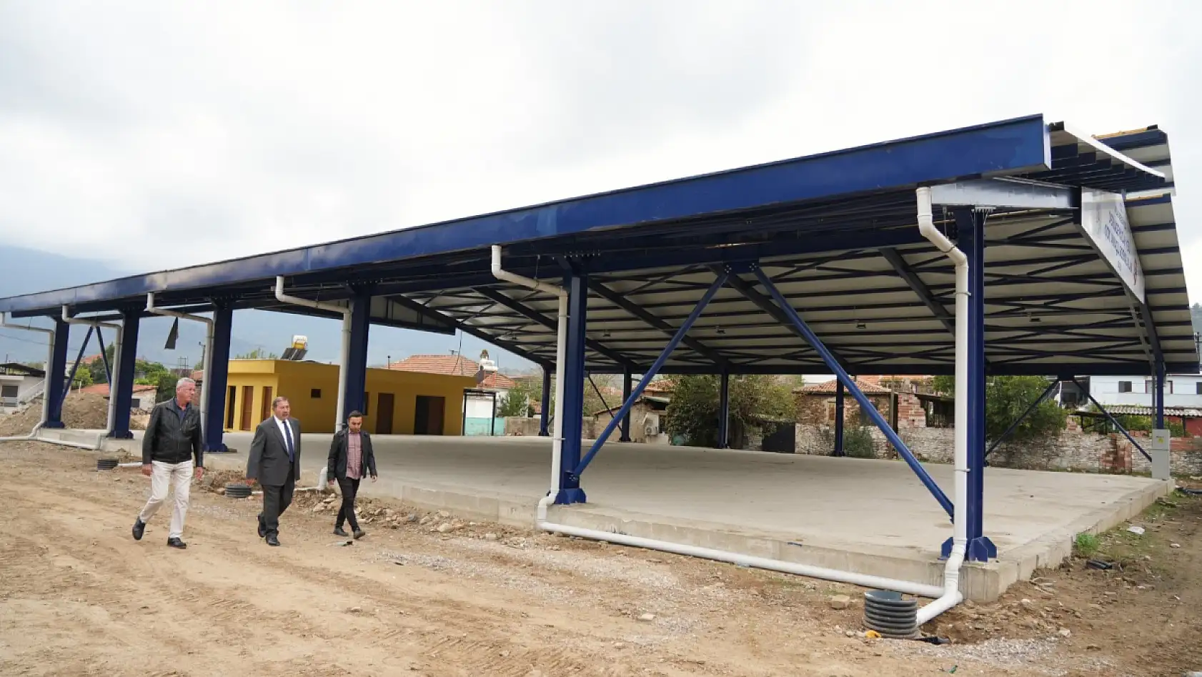 Milas Derince Mahallesi Pazar Yeri Ve Çok Amaçlı Sosyal Alanda sona yaklaşıldı