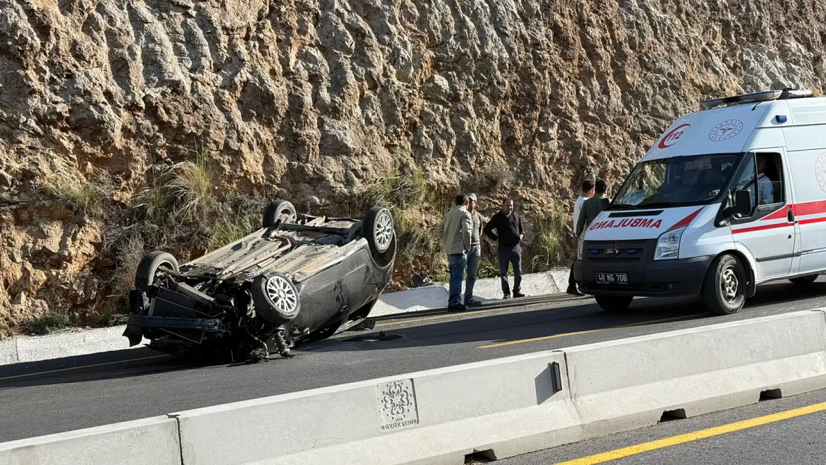 Fethiye'de Ölüdeniz yolunda tek taraflı kaza: 2 yaralı