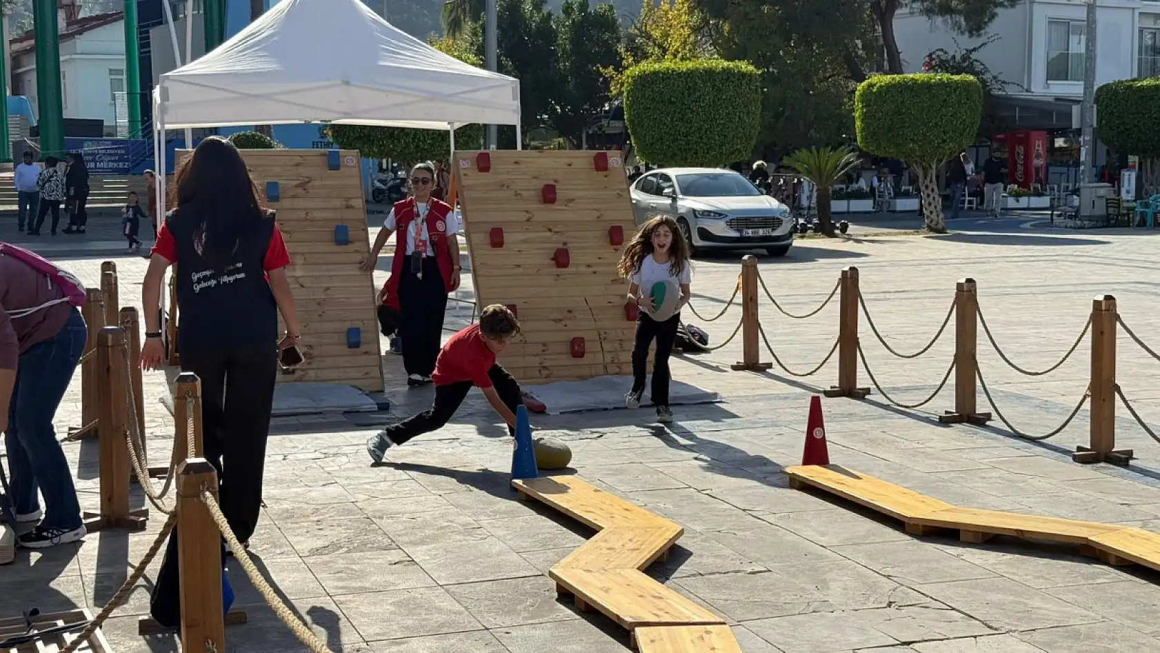 Fethiye'de çocuklar ata yadigarı 'geleneksel oyunlarla' tanıştı