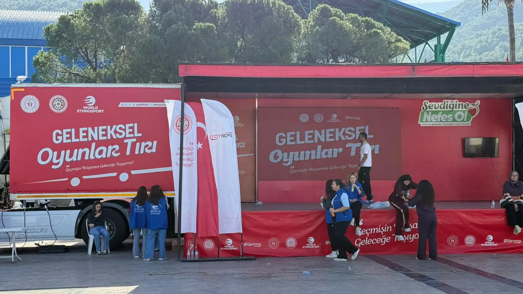 Fethiye'de çocuklar ata yadigarı 'geleneksel oyunlarla' tanıştı