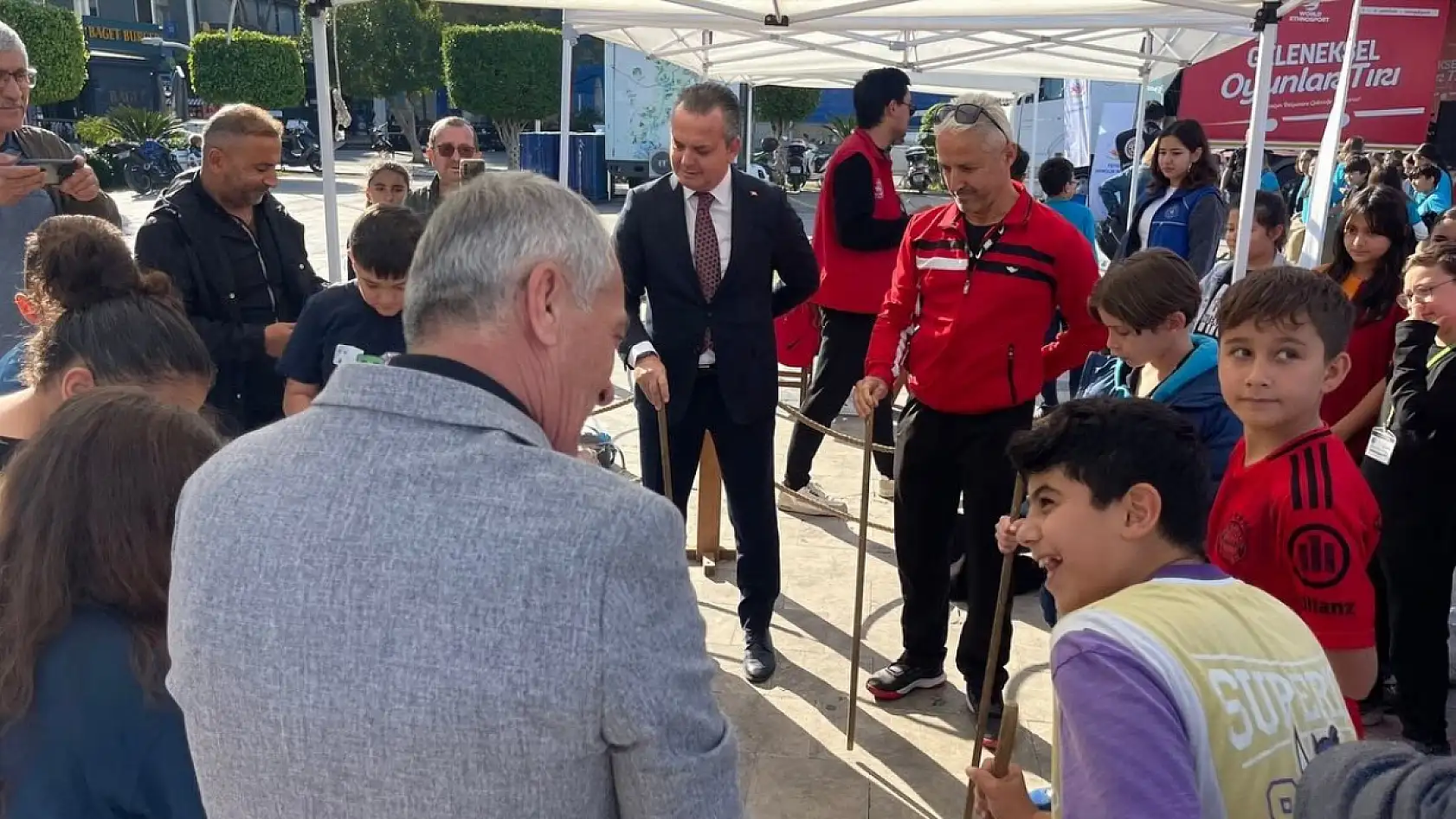 Fethiye'de çocuklar ata yadigarı 'geleneksel oyunlarla' tanıştı