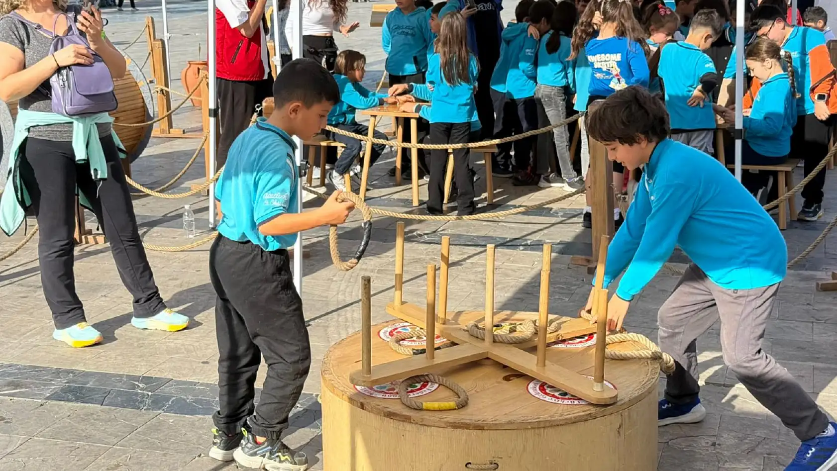 Fethiye'de çocuklar ata yadigarı 'geleneksel oyunlarla' tanıştı