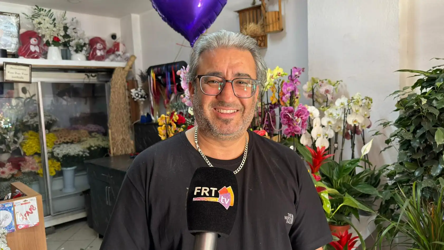 Fethiye'de Öğretmenler Günü'nde çiçekçiler de yoğunluk