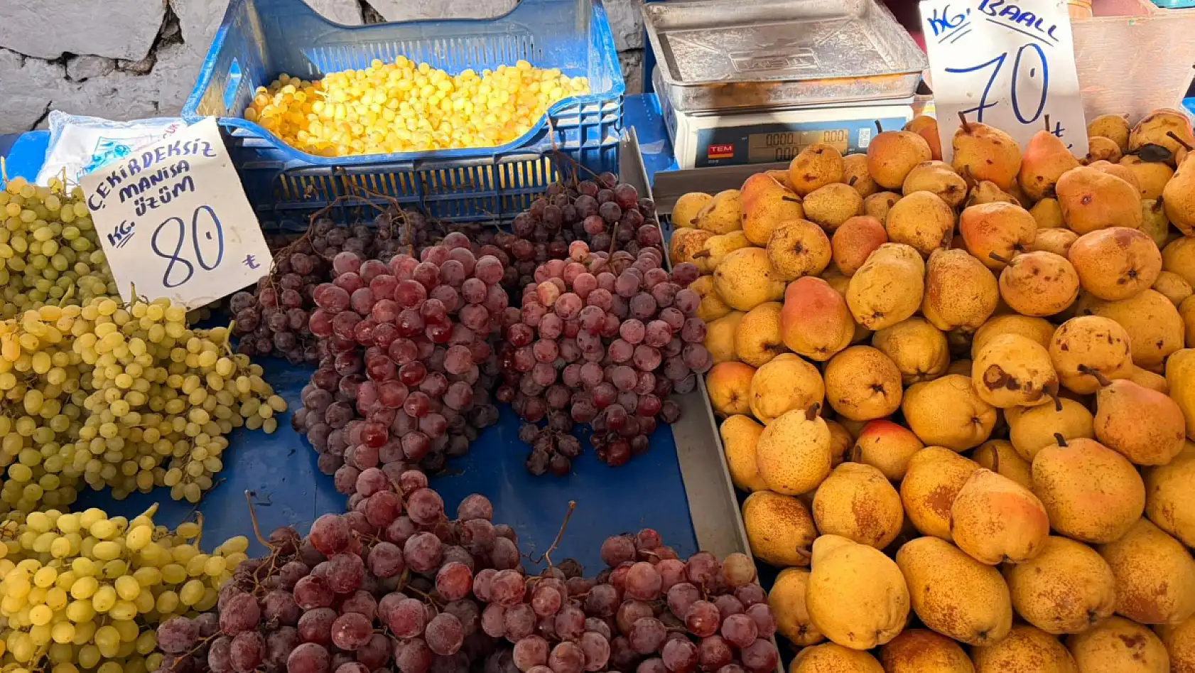 Fethiye Salı Pazarı'nda meyve fiyatları nasıl