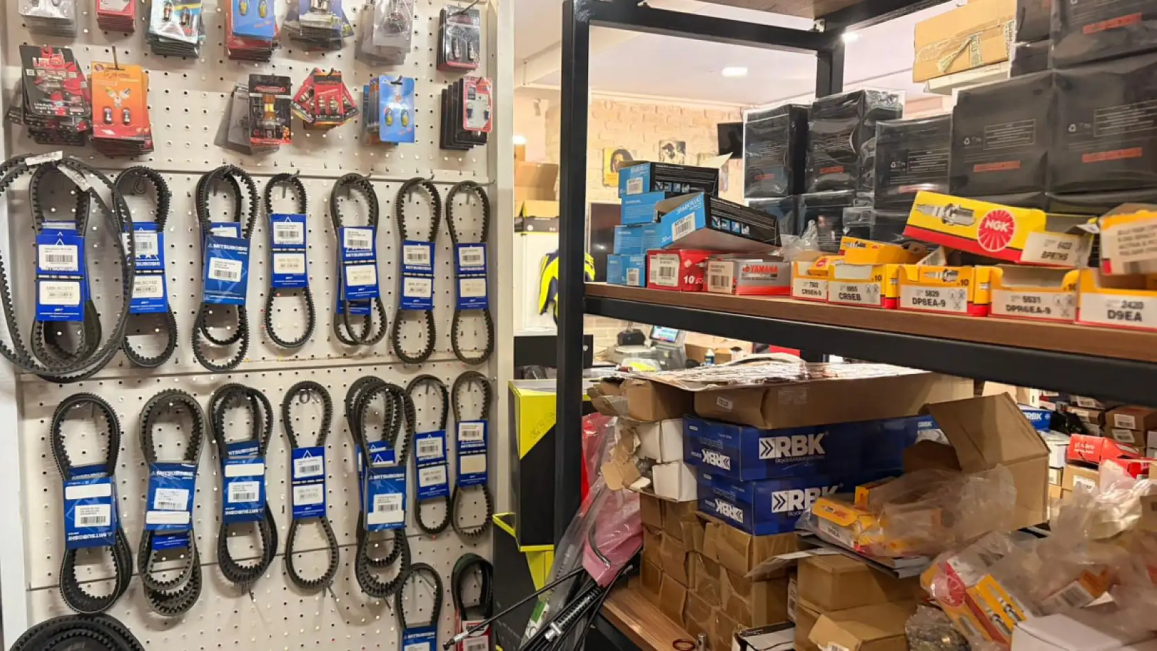 Fethiye'de geniş ürün yelpazesiyle sürücülerin yeni adresi: Motorun Motosiklet Mağazası