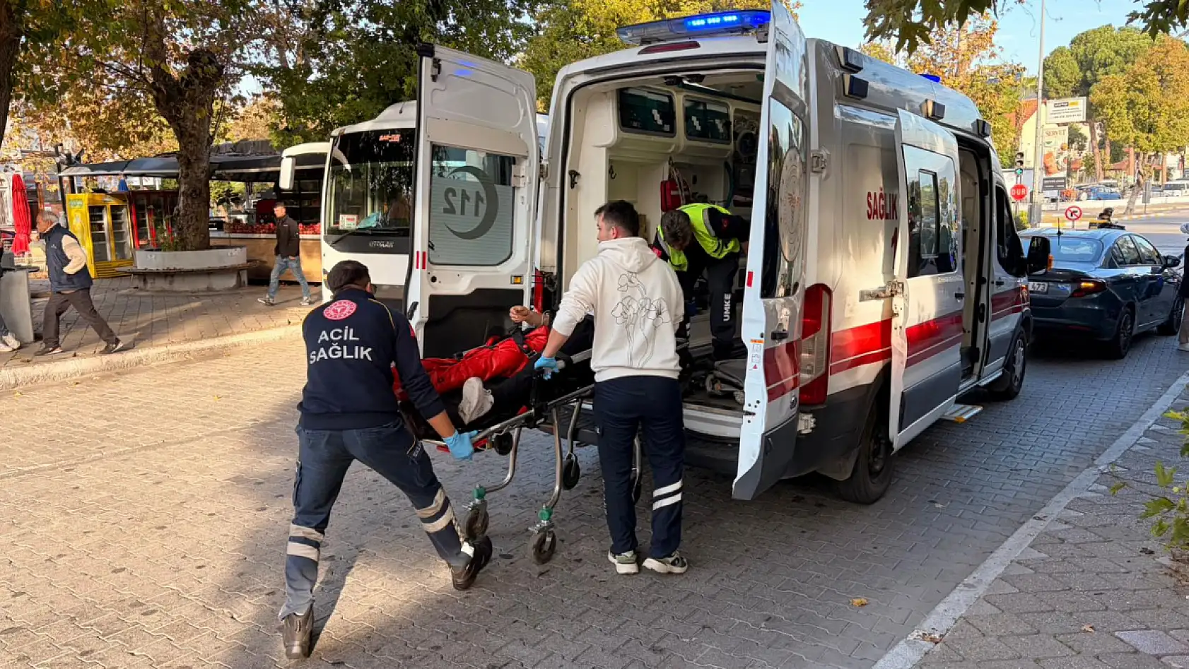 Fethiye'de ters yönden gelen motor araçla çarpıştı: 1 yaralı