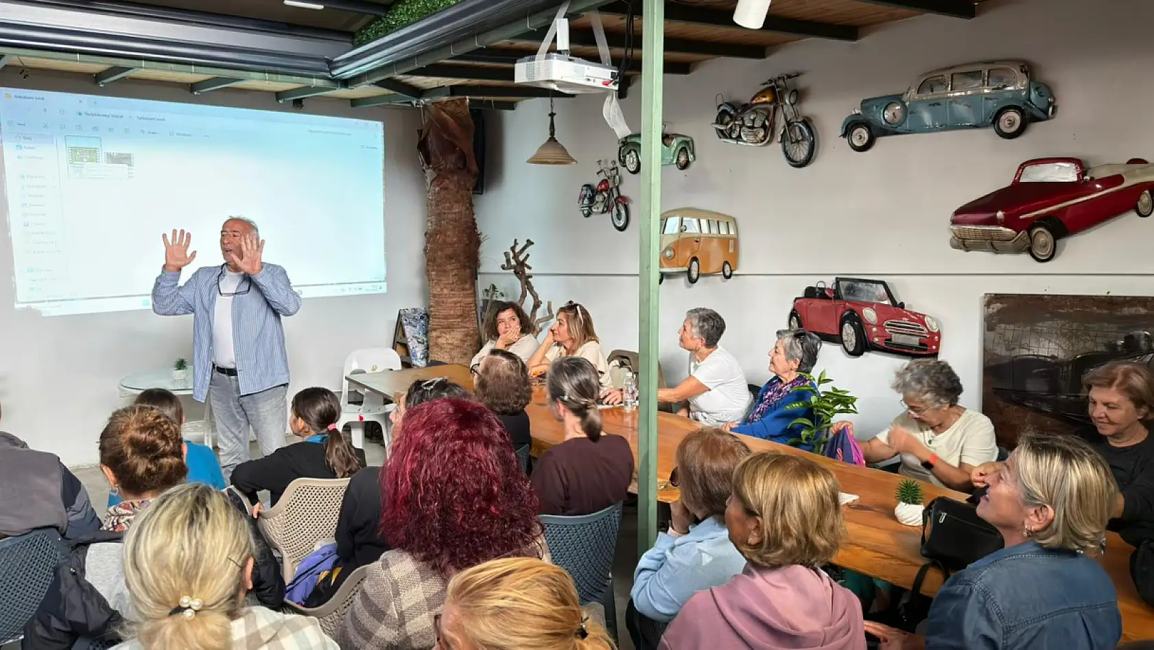 Hababam Sınıfı oyuncuları Fethiye'de hayranlarıyla buluştu