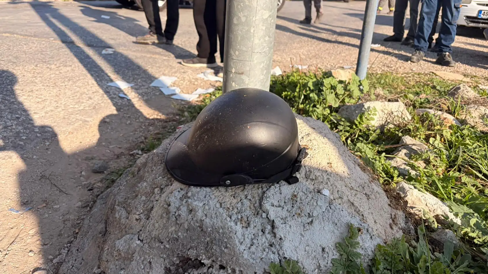 Fethiye'de Adnan Menderes Bulvarı'nda motosiklet kamyonun altına girdi