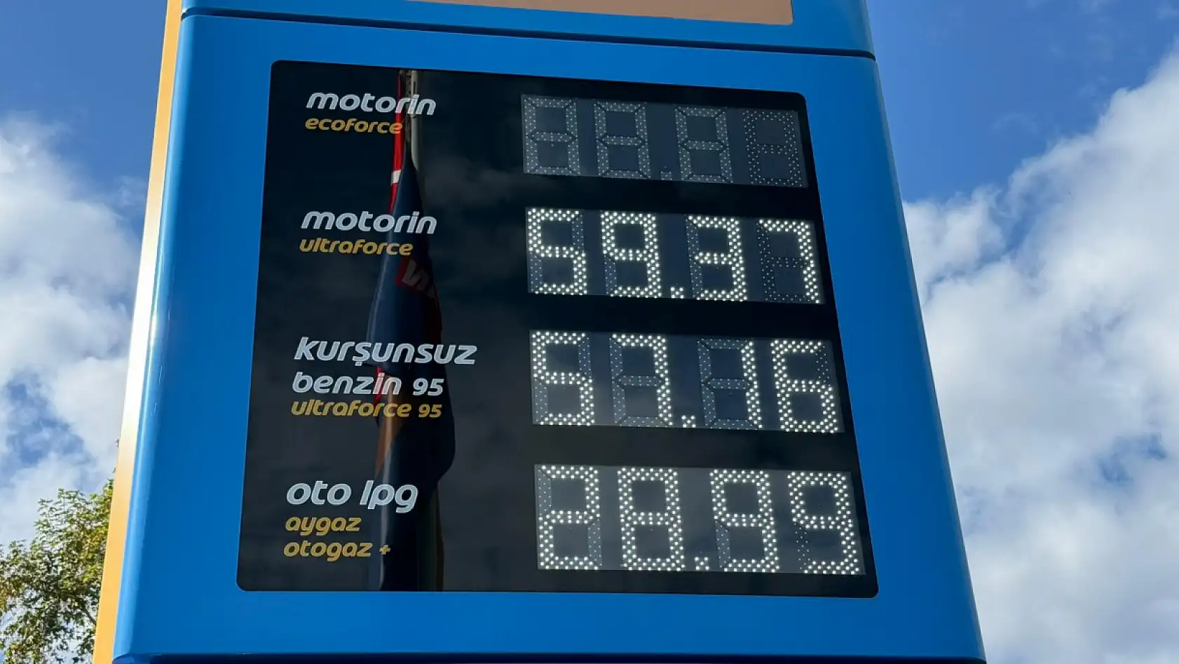 Akaryakıta gece yarısı indirimi: Fethiye'de pompa fiyatları düşüyor