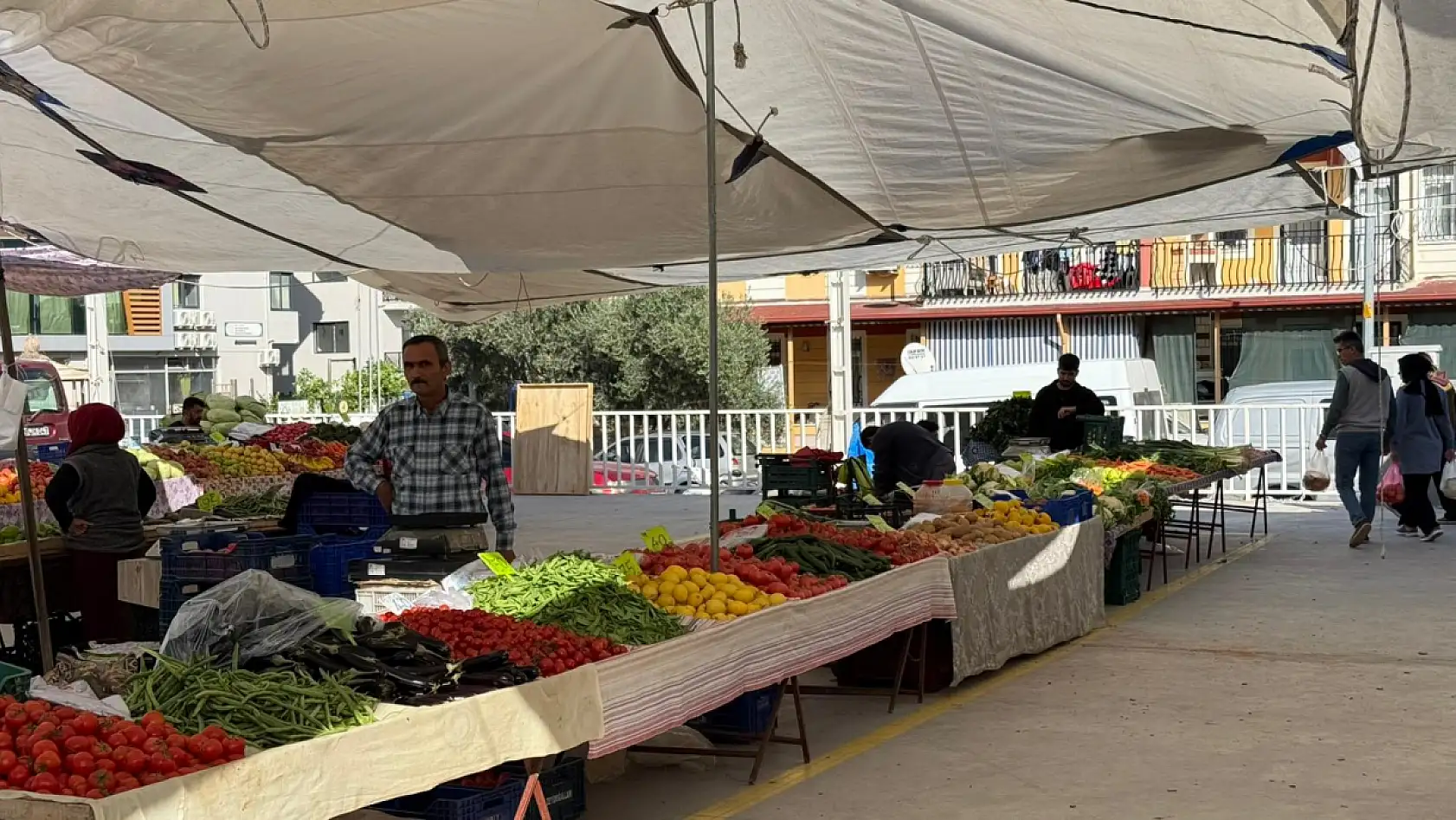 Fethiye Perşembe Pazarı'nda satışlar durgun